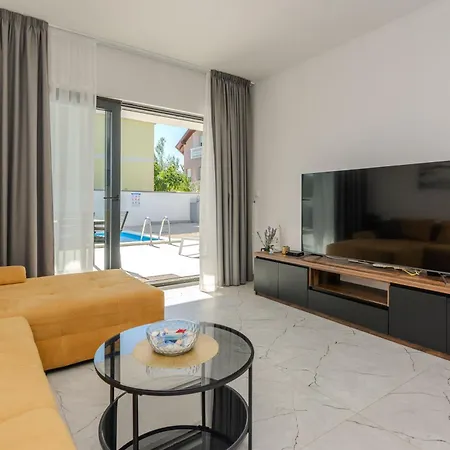 Dalmatia, New Modern With Swimming Pool Near Zadar Villa