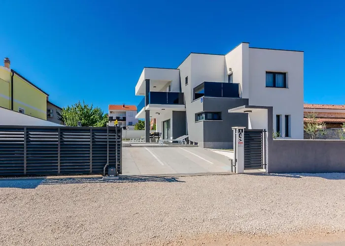 Dalmatia, New Modern With Swimming Pool Near Zadar * Posedarje