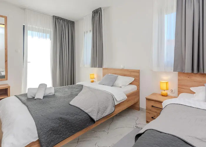 Villa Dalmatia, New Modern With Swimming Pool Near Zadar Posedarje