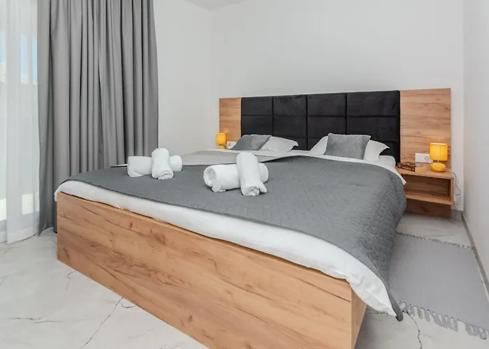 Villa Dalmatia, New Modern With Swimming Pool Near Zadar