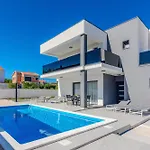 Dalmatia, New Modern With Swimming Pool Near Zadar فيلة *