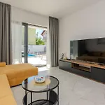 Dalmatia, New Modern With Swimming Pool Near Zadar فيلة