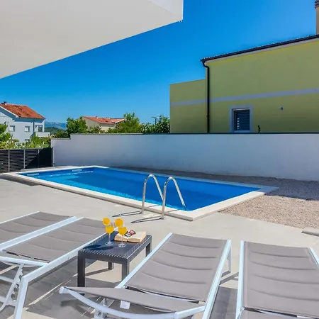 Dalmatia, New Modern With Swimming Pool Near Zadar