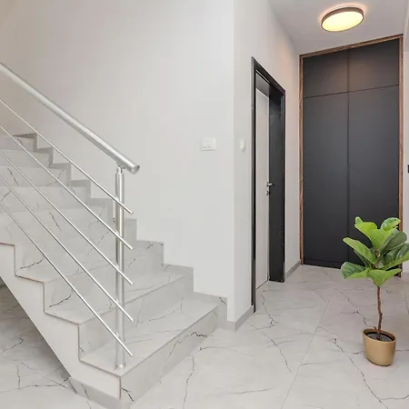 Dalmatia, New Modern With Swimming Pool Near Zadar * 珀塞达耶